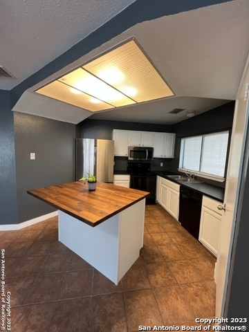 11719 Spring Ridge Drive San Antonio, TX 78249 - Photo 6 of 18 Gallery Image 6