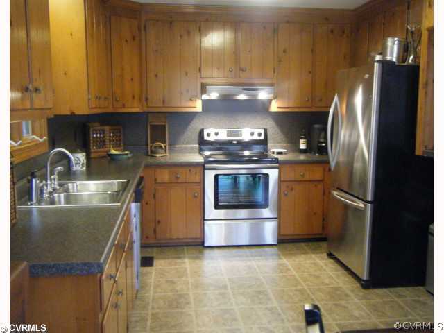 1680 Graves Road Sandston, VA 23150 - Photo 3 of 12 Cafeteria/Kitchen - recently updated with new floo