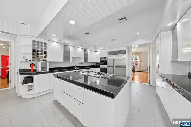 $4,650,000 | 14 Jane Drive, Englewood Cliffs, NJ 07632