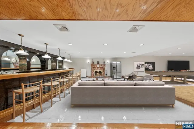 $4,650,000 | 14 Jane Drive, Englewood Cliffs, NJ 07632