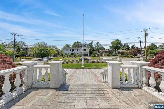 $4,650,000 | 14 Jane Drive, Englewood Cliffs, NJ 07632