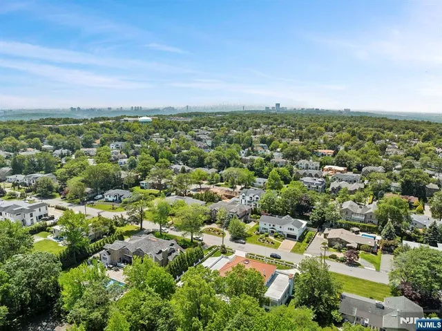 $4,650,000 | 14 Jane Drive, Englewood Cliffs, NJ 07632