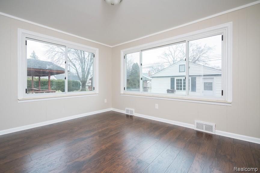 8584 Harding Center Line, MI 48015 - Photo 15 of 43