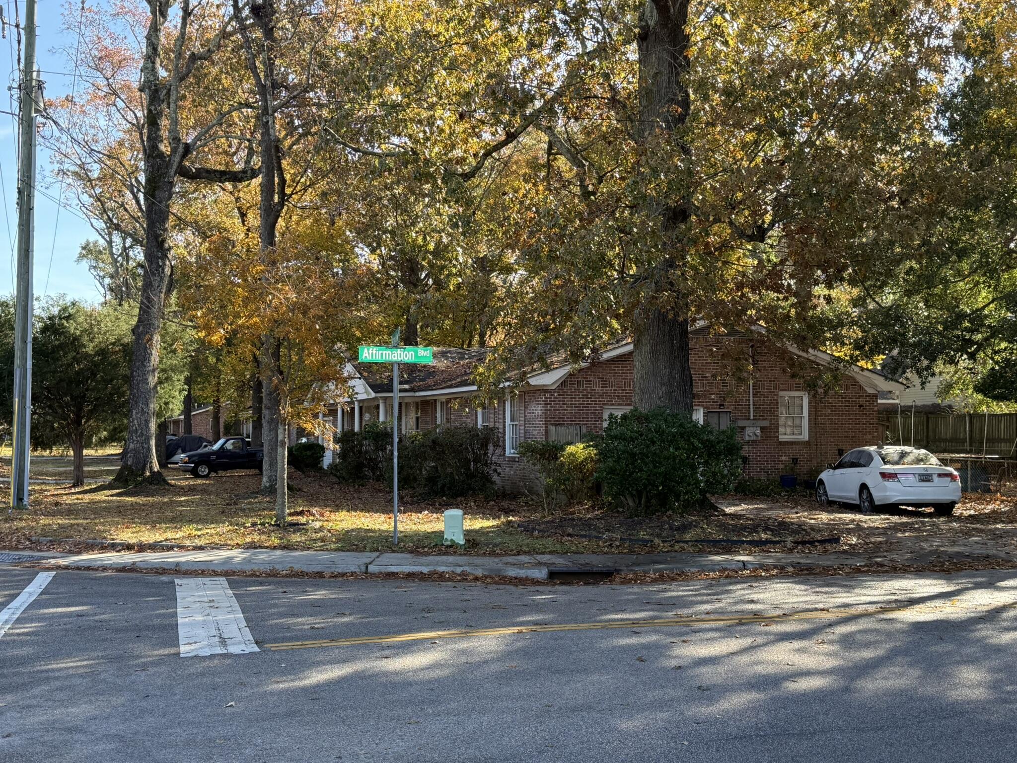 975 Harbor View Road Charleston, SC 29412 - Photo 4 of 13 IMG_7590