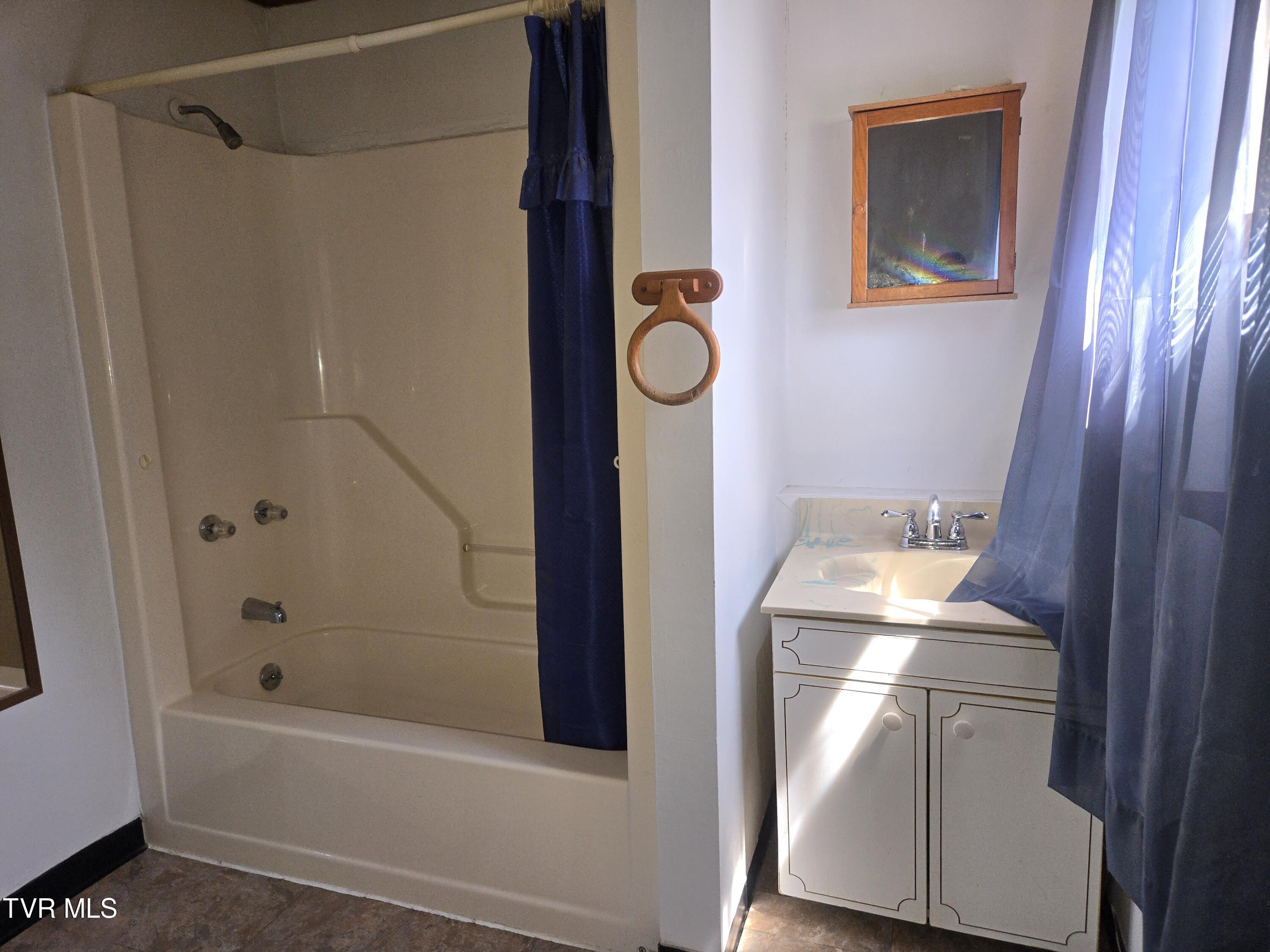 354 Mountain View Drive Hampton, TN 37658 - Photo 16 of 29 20240823_143559