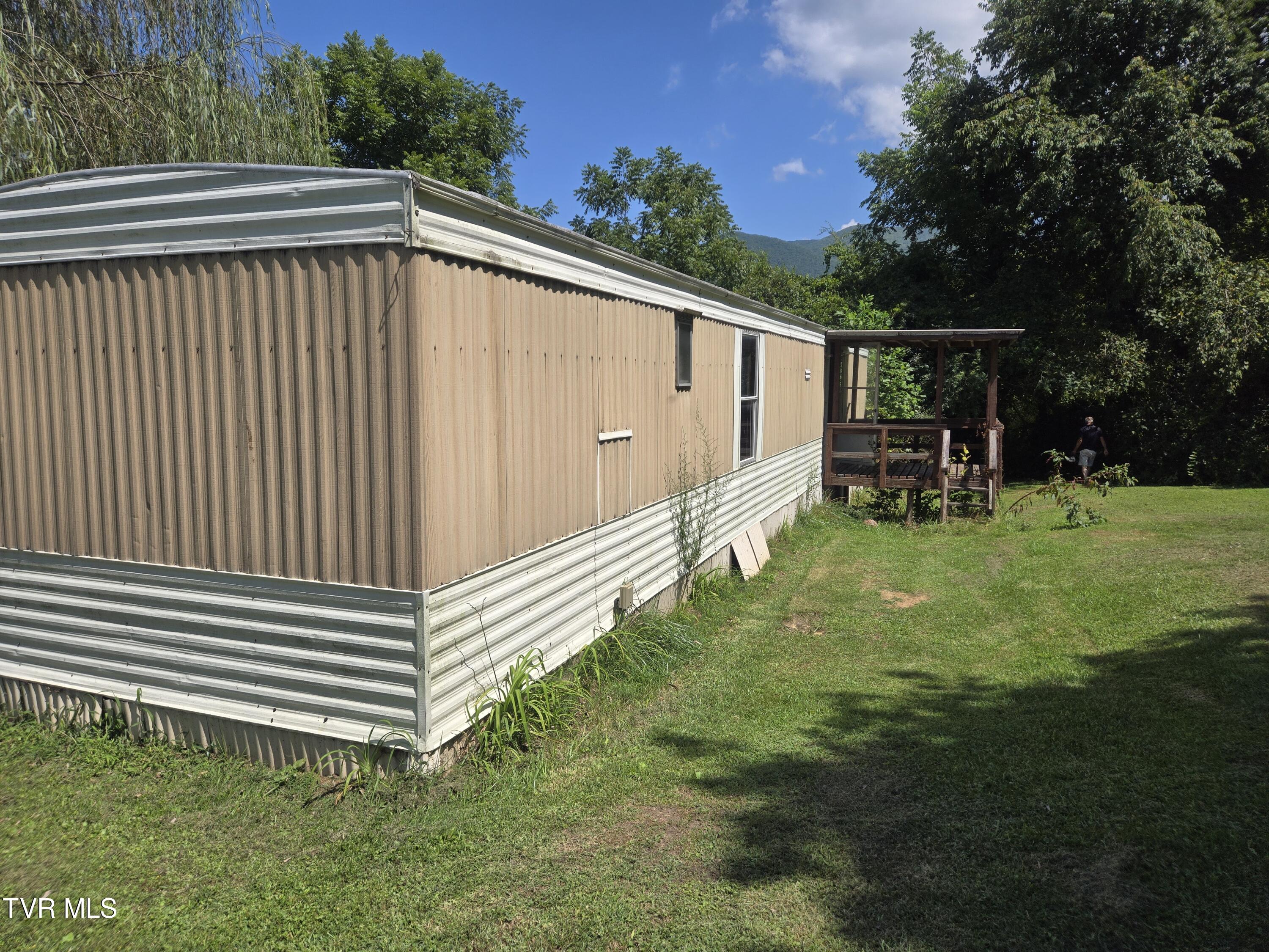 354 Mountain View Drive Hampton, TN 37658 - Photo 21 of 29 20240823_142008