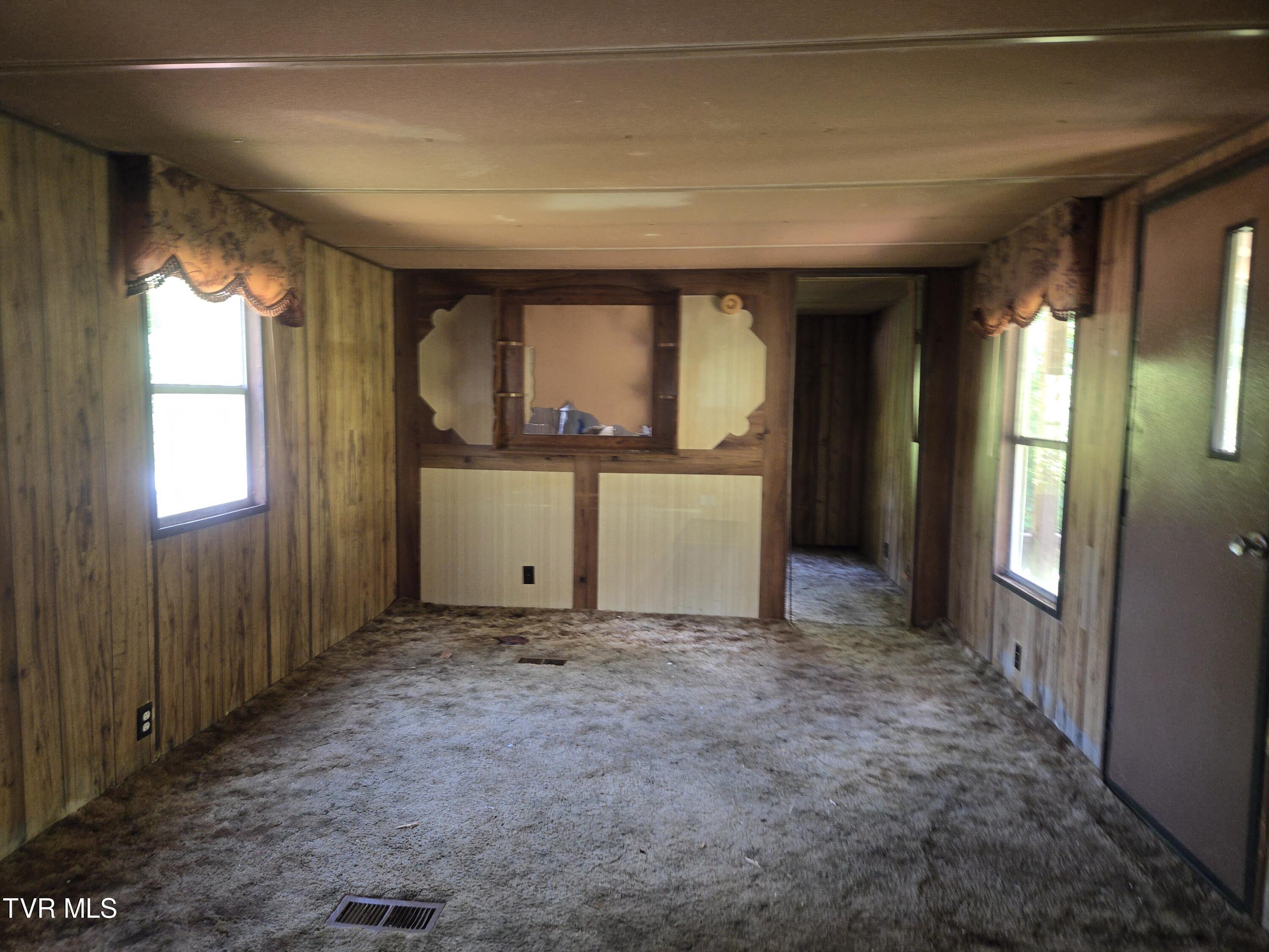 354 Mountain View Drive Hampton, TN 37658 - Photo 22 of 29 20240823_143944