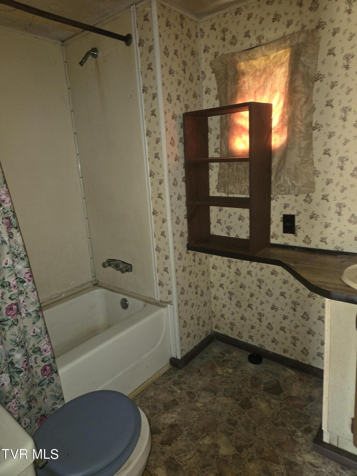 354 Mountain View Drive Hampton, TN 37658 - Photo 26 of 29 20240823_143804