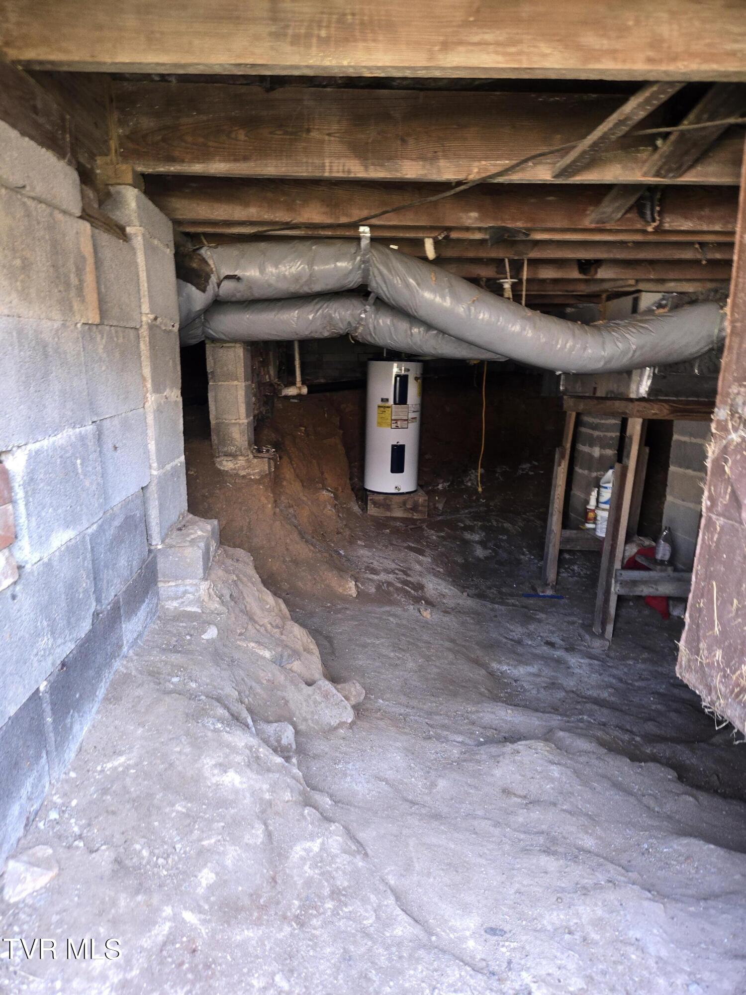 354 Mountain View Drive Hampton, TN 37658 - Photo 8 of 29 20240823_144657