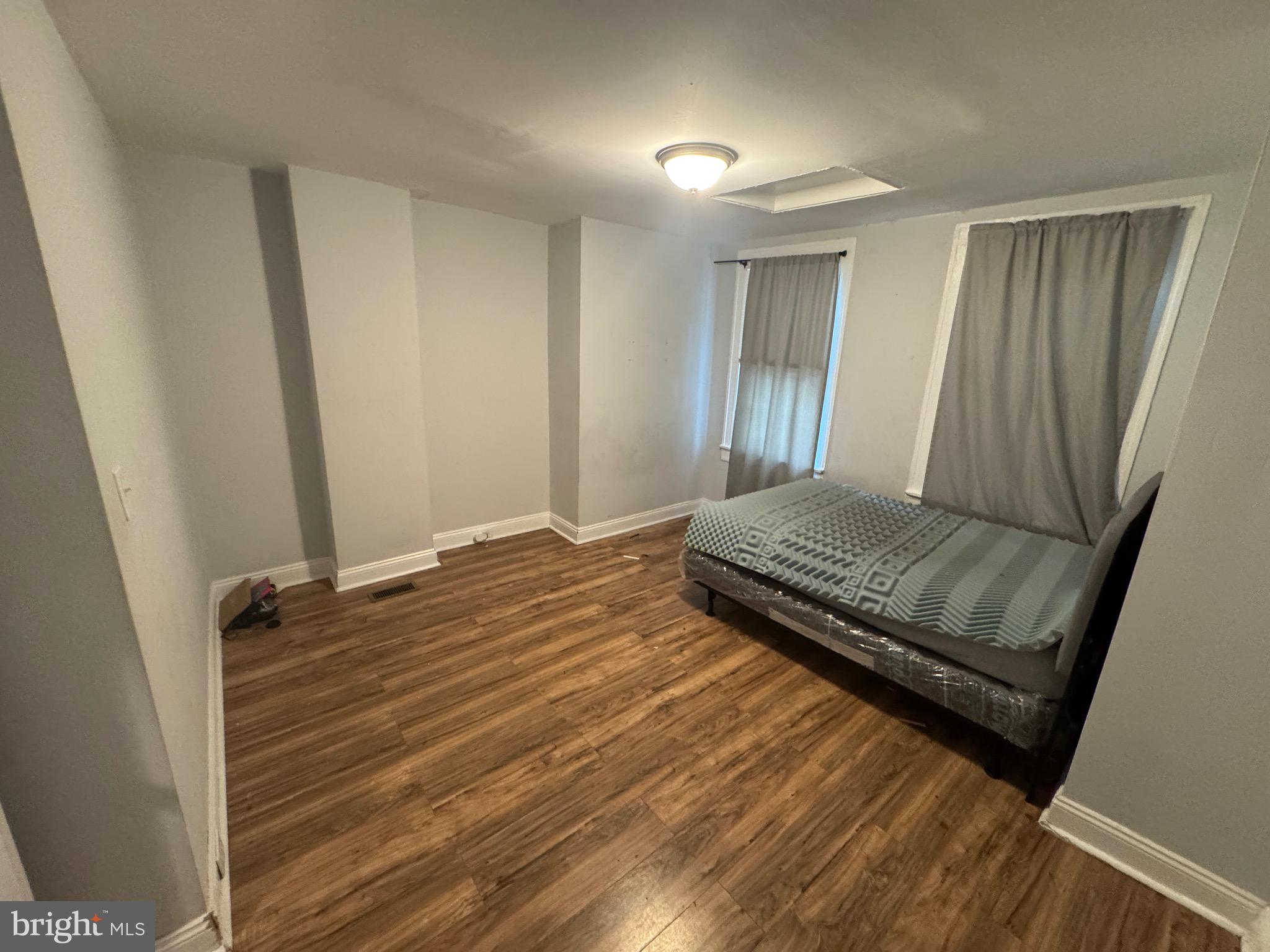 2039 Sinclair Lane Baltimore, MD 21213 - Photo 13 of 28