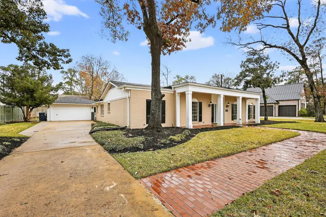 $425,000 | 5911 Southern Hills Drive, Houston, TX 77069