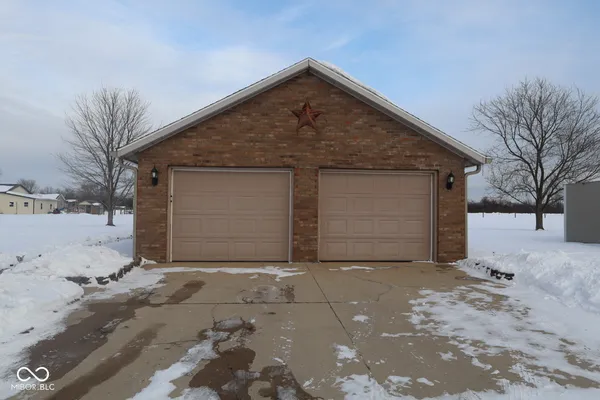 $324,900 | 6303 West New Bethel Road, Lexington, IN 47138