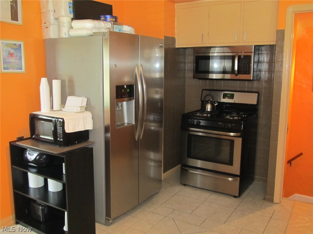 14705 Triskett Road Cleveland, OH 44111 - Photo 13 of 28 Gallery Image 13
