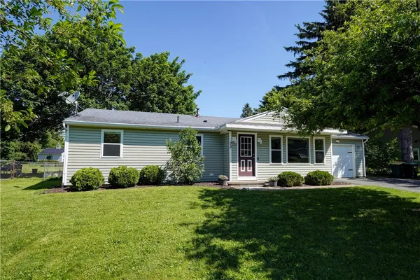 $199,900 | 32 New Gate Drive, Henrietta, NY 14467