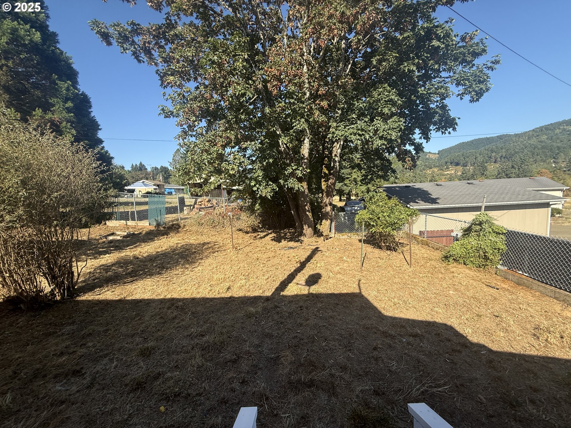 373 Hayhurst Road Yoncalla, OR 97499 - Photo 11 of 33 a view of outdoor space and yard