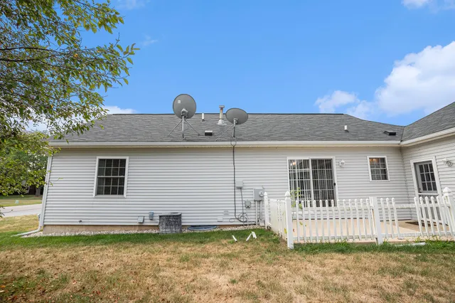 $219,900 | 1000 West Villas Drive, Vicksburg, MI 49097