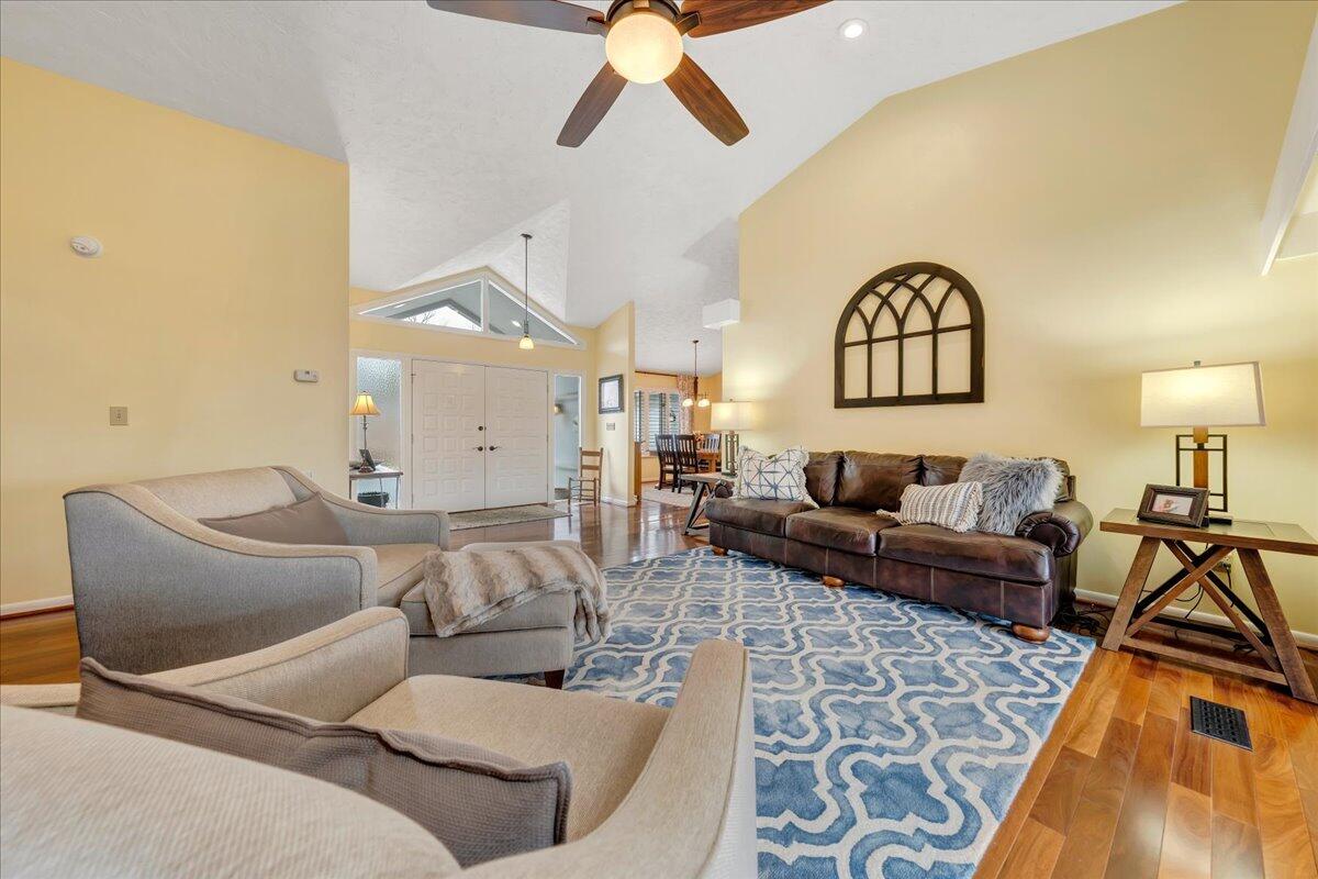 171 Queen Regent Court Blue Ridge, VA 24064 - Photo 17 of 51 Living Room View