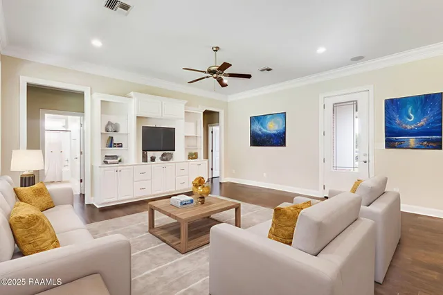 $360,000 | 170 Noah's Ark Boulevard, Cankton, LA 70584