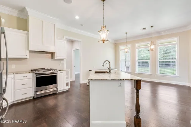 $360,000 | 170 Noah's Ark Boulevard, Cankton, LA 70584