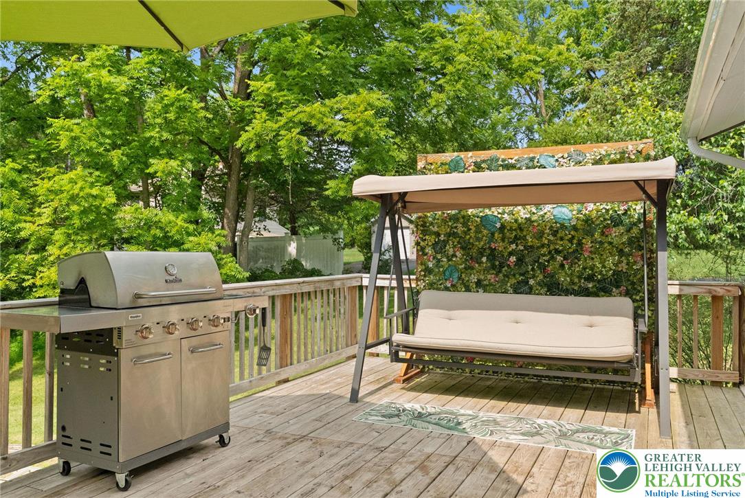 2007 Springtown Hill Road Hellertown, PA 18055 - Photo 98 of 100 a view of a patio with a table and chairs