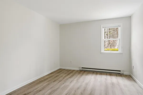 $2,150 | 4 Linda Lane, Unit 5, Stratham, NH 03885