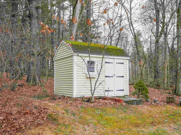 $2,150 | 4 Linda Lane, Unit 5, Stratham, NH 03885