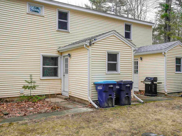 $2,150 | 4 Linda Lane, Unit 5, Stratham, NH 03885