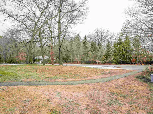 $2,150 | 4 Linda Lane, Unit 5, Stratham, NH 03885