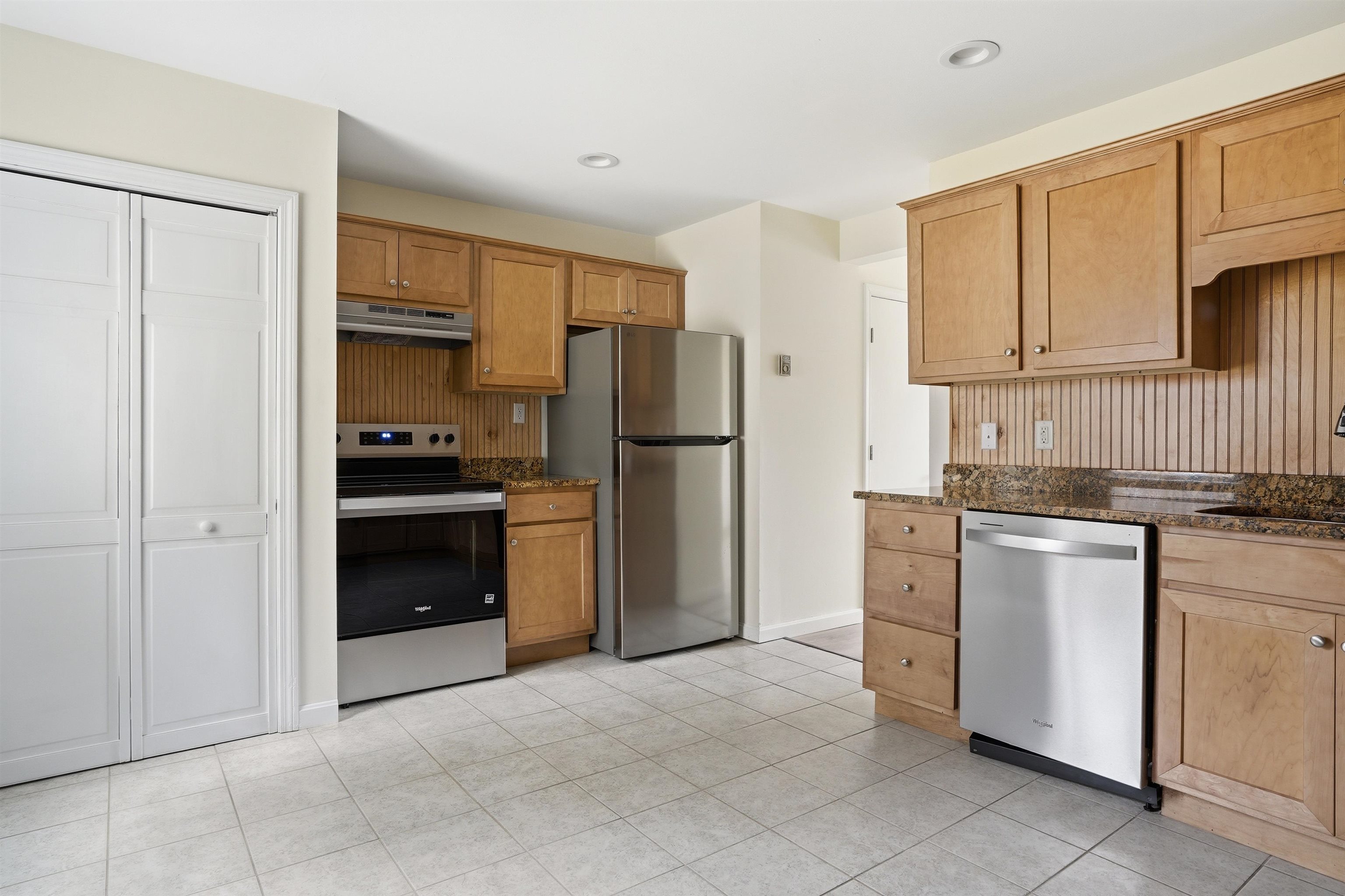 4 Linda Lane, Unit 5 Stratham, NH 03885 - Photo 6 of 28