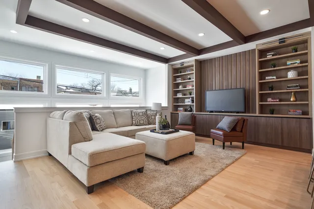 $1,299,000 | 5620 North Francisco Avenue, Chicago, IL 60659