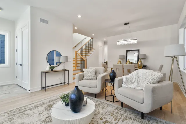 $1,299,000 | 5620 North Francisco Avenue, Chicago, IL 60659