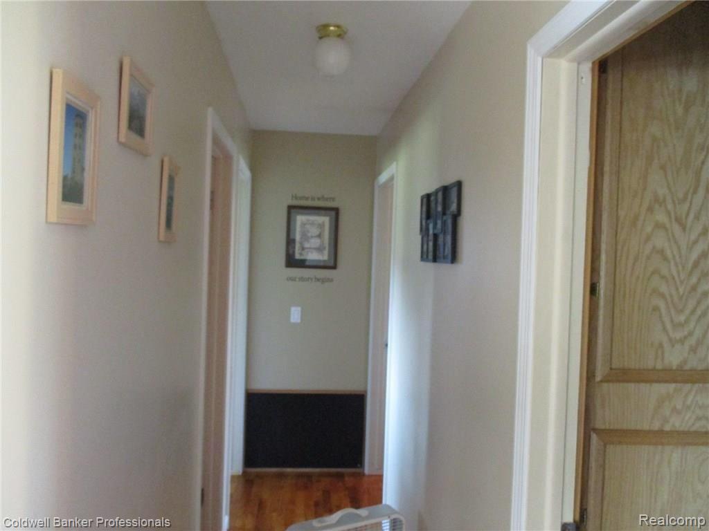 4969 Brown Road Durand, MI 48429 - Photo 21 of 34 21 HALLWAY.JPG