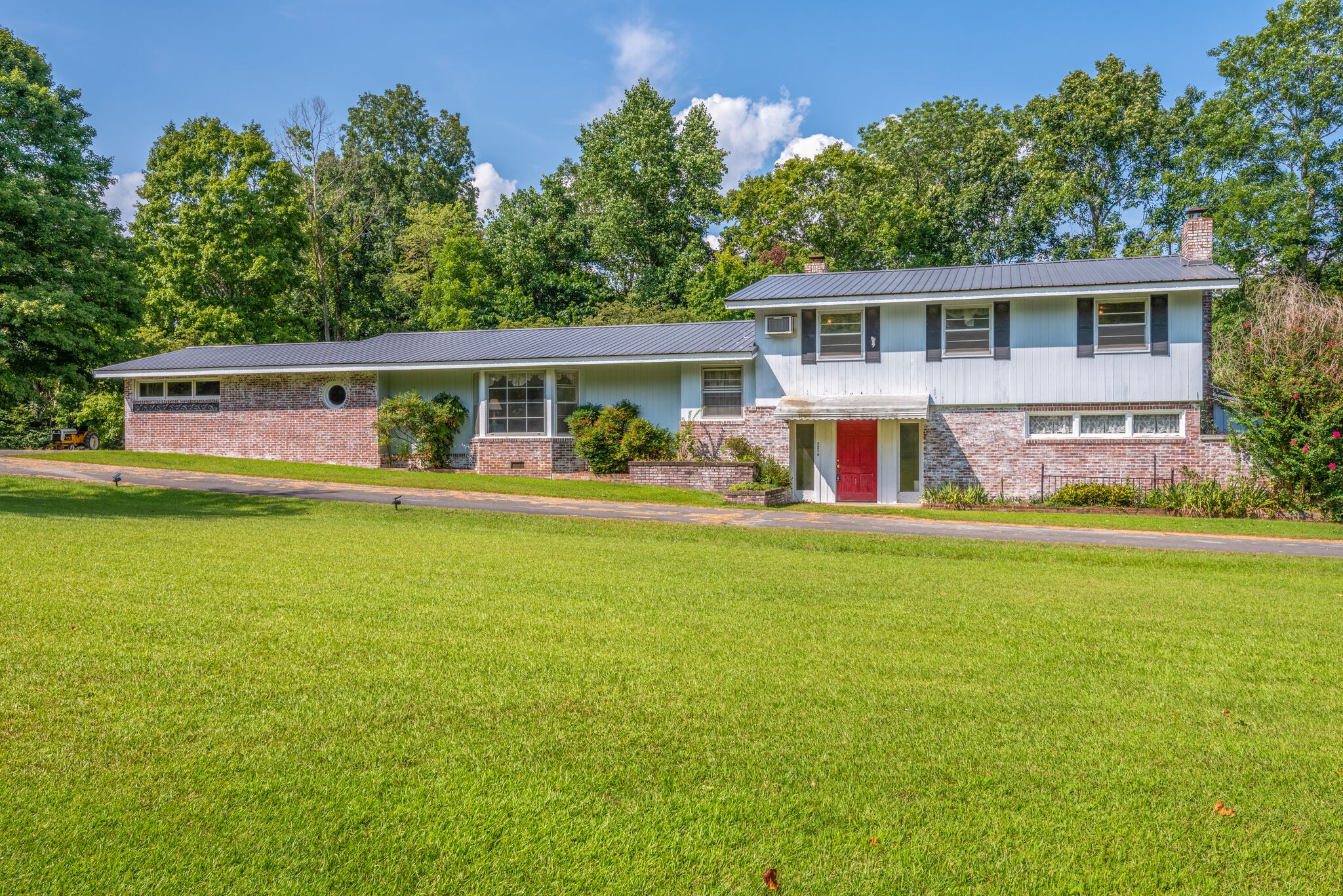 721 Spring Street Charlotte, TN 37036 - Photo 1 of 49 Gallery Image 1