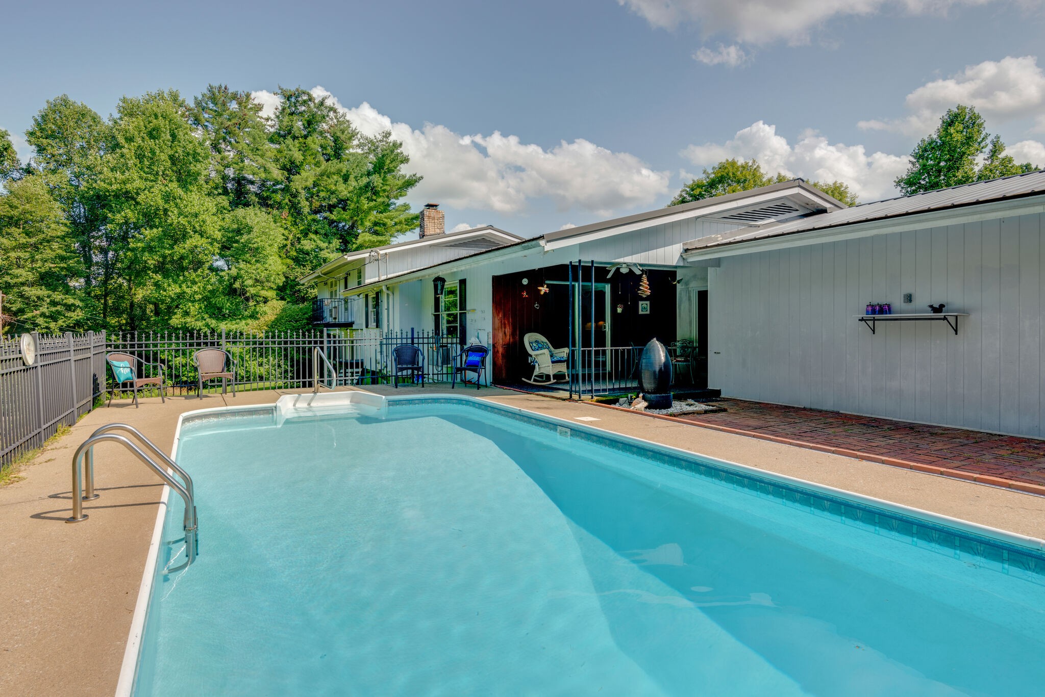 721 Spring Street Charlotte, TN 37036 - Photo 2 of 49 Gallery Image 2