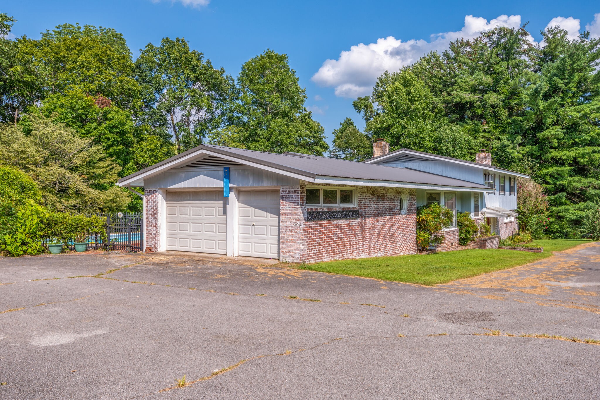 721 Spring Street Charlotte, TN 37036 - Photo 4 of 49 Gallery Image 4