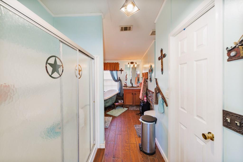 474 Hanging Tree Road Bowie, TX 76230 - Photo 14 of 27 a view of entryway