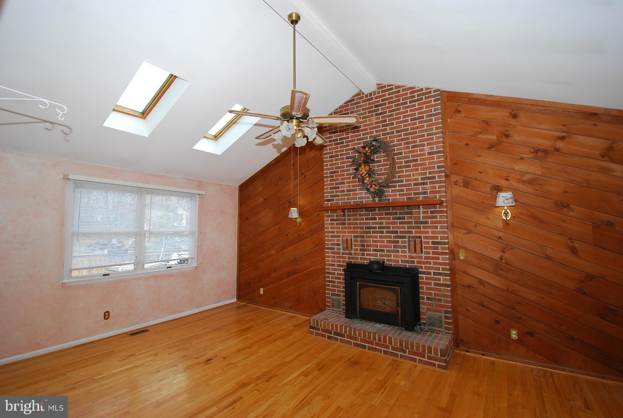 4210 Salem Bottom Road Westminster, MD 21157 - Photo 3 of 22 Family Room