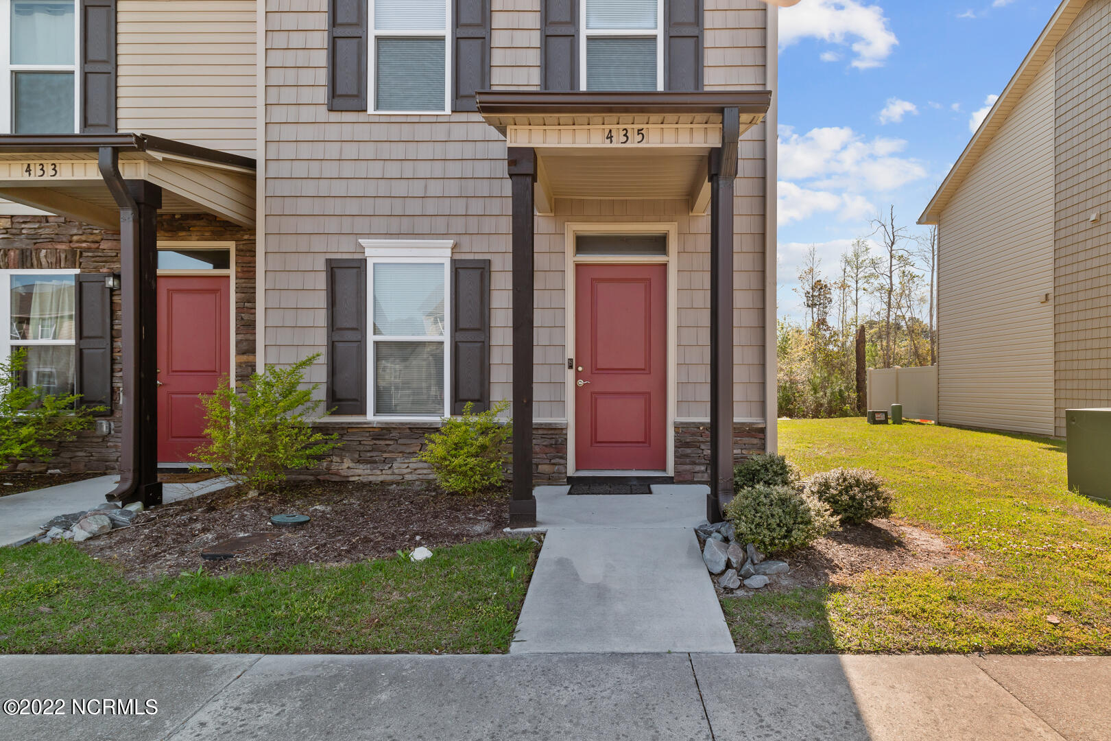 435 Sullivan Loop Road Midway Park, NC 28544 - Photo 4 of 26 4