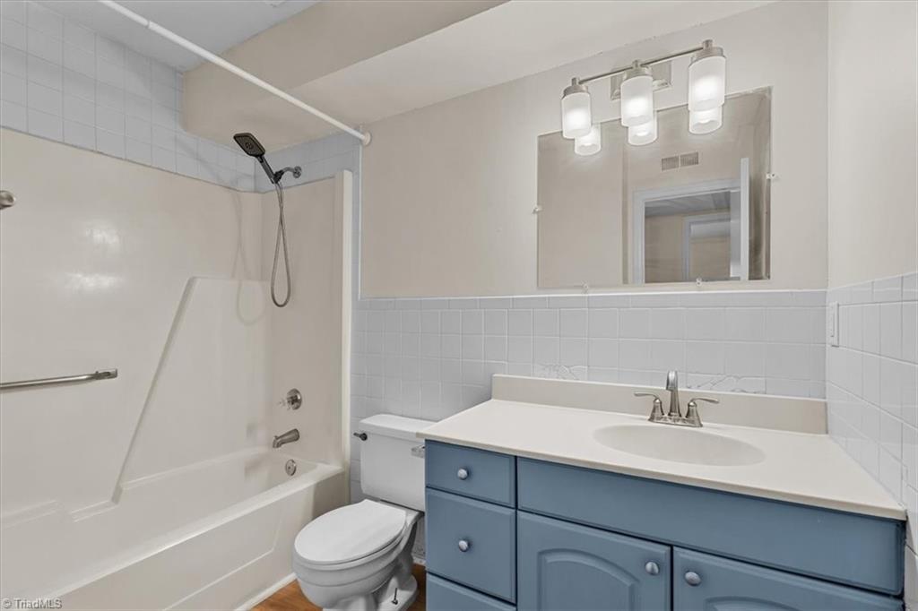 5643 Hornaday Road, Unit D Greensboro, NC 27409 - Photo 19 of 27 Gallery Image 19