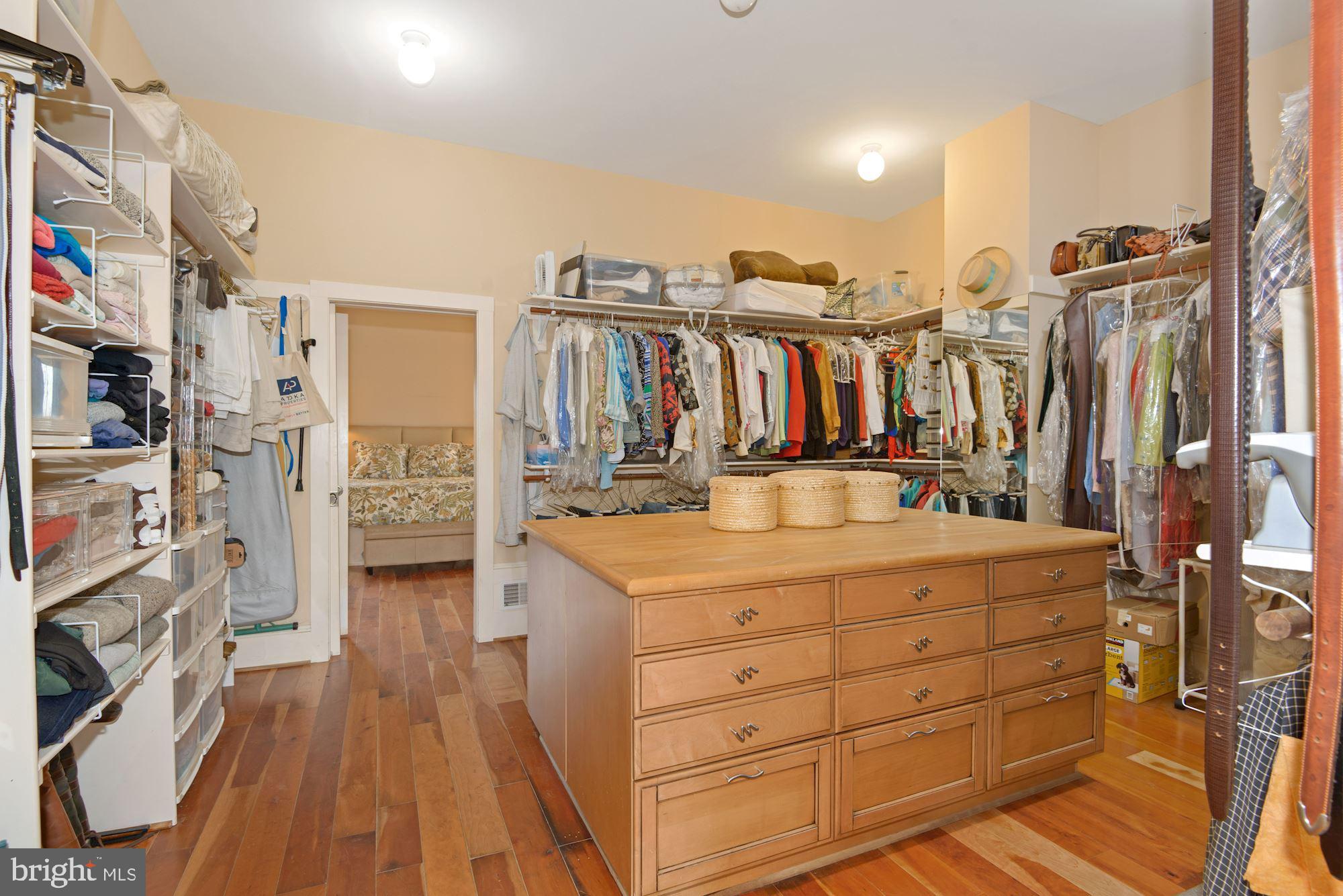 21232 Unison Road Middleburg, VA 20117 - Photo 32 of 123 Primary walk-in-closet