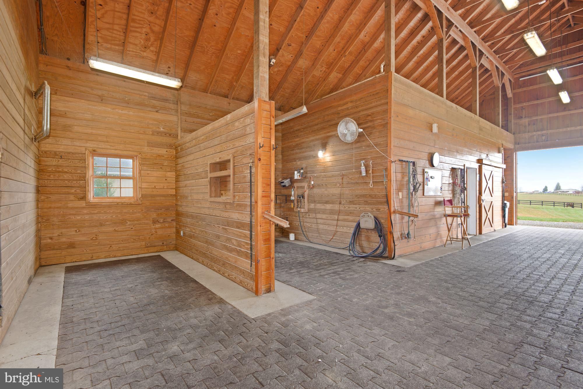 21232 Unison Road Middleburg, VA 20117 - Photo 57 of 123 Grooming stall and heated wash-stall