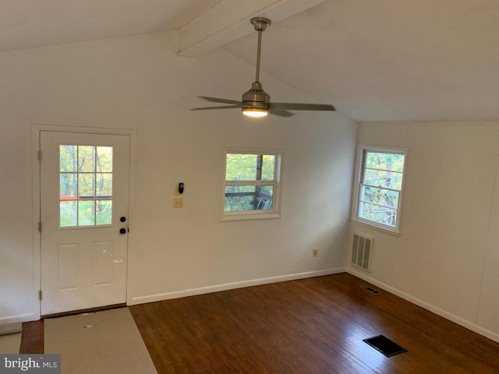 147 Buck Road Linden, VA 22642 - Photo 2 of 26