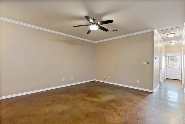 $2,350 | 3338 General Parkway, College Station, TX 77845