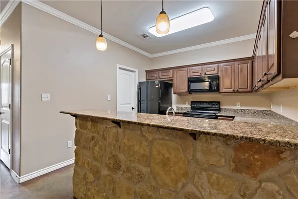 $2,350 | 3338 General Parkway, College Station, TX 77845