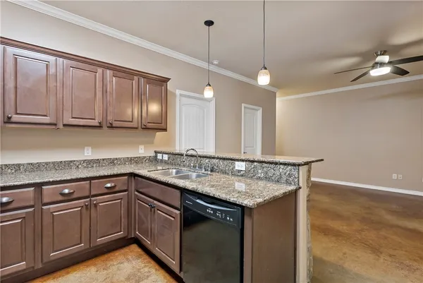 $2,350 | 3338 General Parkway, College Station, TX 77845