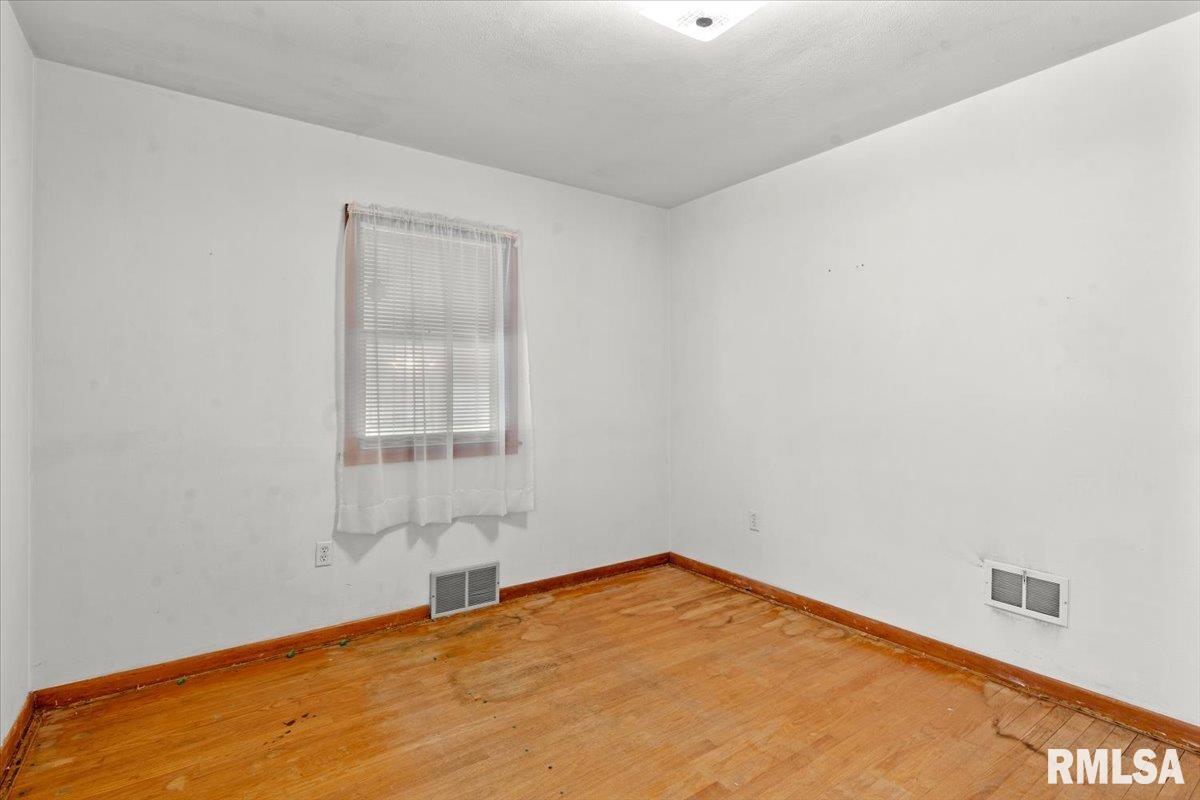 2424 Holmes Avenue Springfield, IL 62704 - Photo 20 of 37