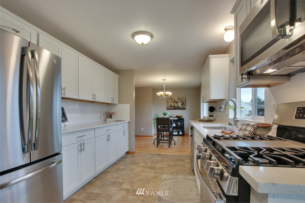 108 R Street Northeast Auburn, WA 98002 - Photo 11 of 37