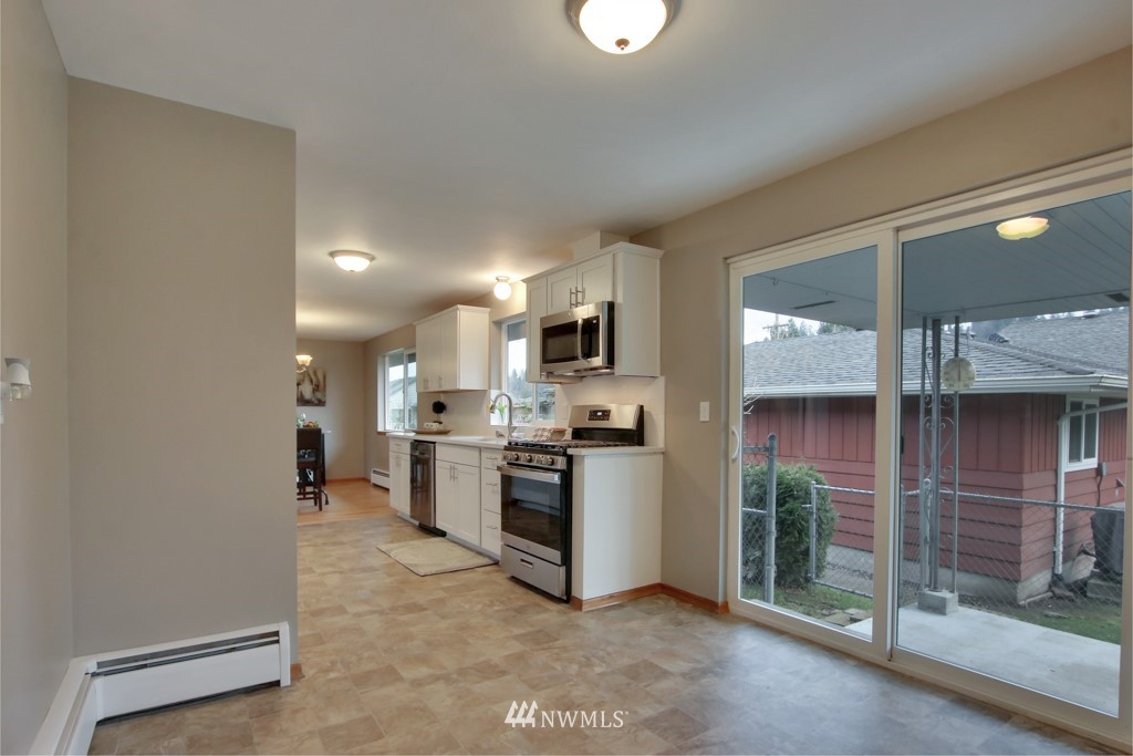 108 R Street Northeast Auburn, WA 98002 - Photo 14 of 37