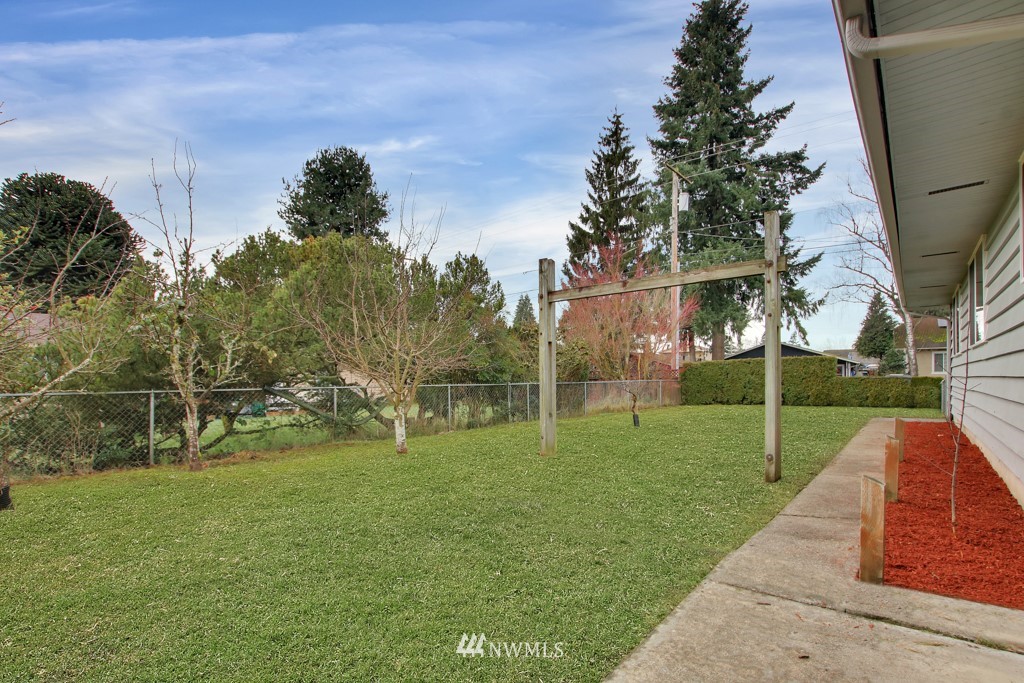 108 R Street Northeast Auburn, WA 98002 - Photo 35 of 37