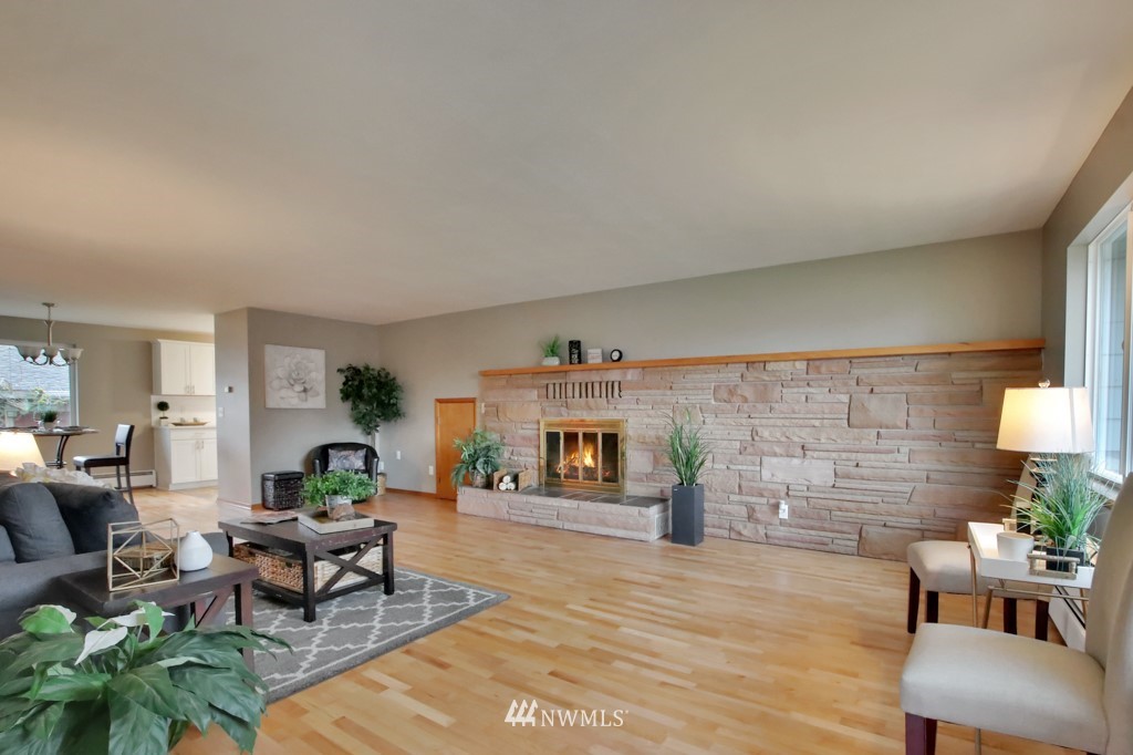 108 R Street Northeast Auburn, WA 98002 - Photo 5 of 37